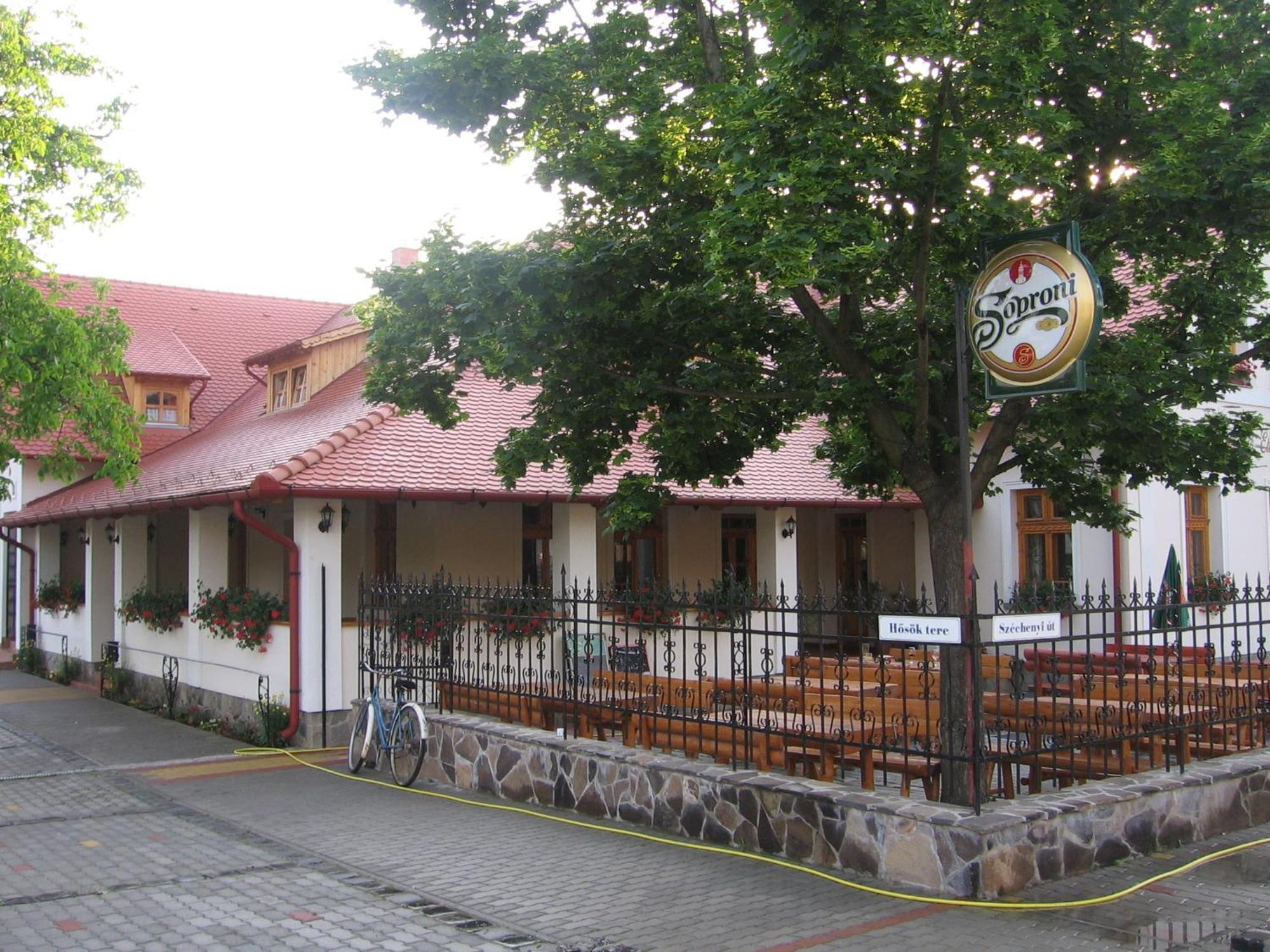 Rácz Fogadó Kisoroszi Exterior foto
