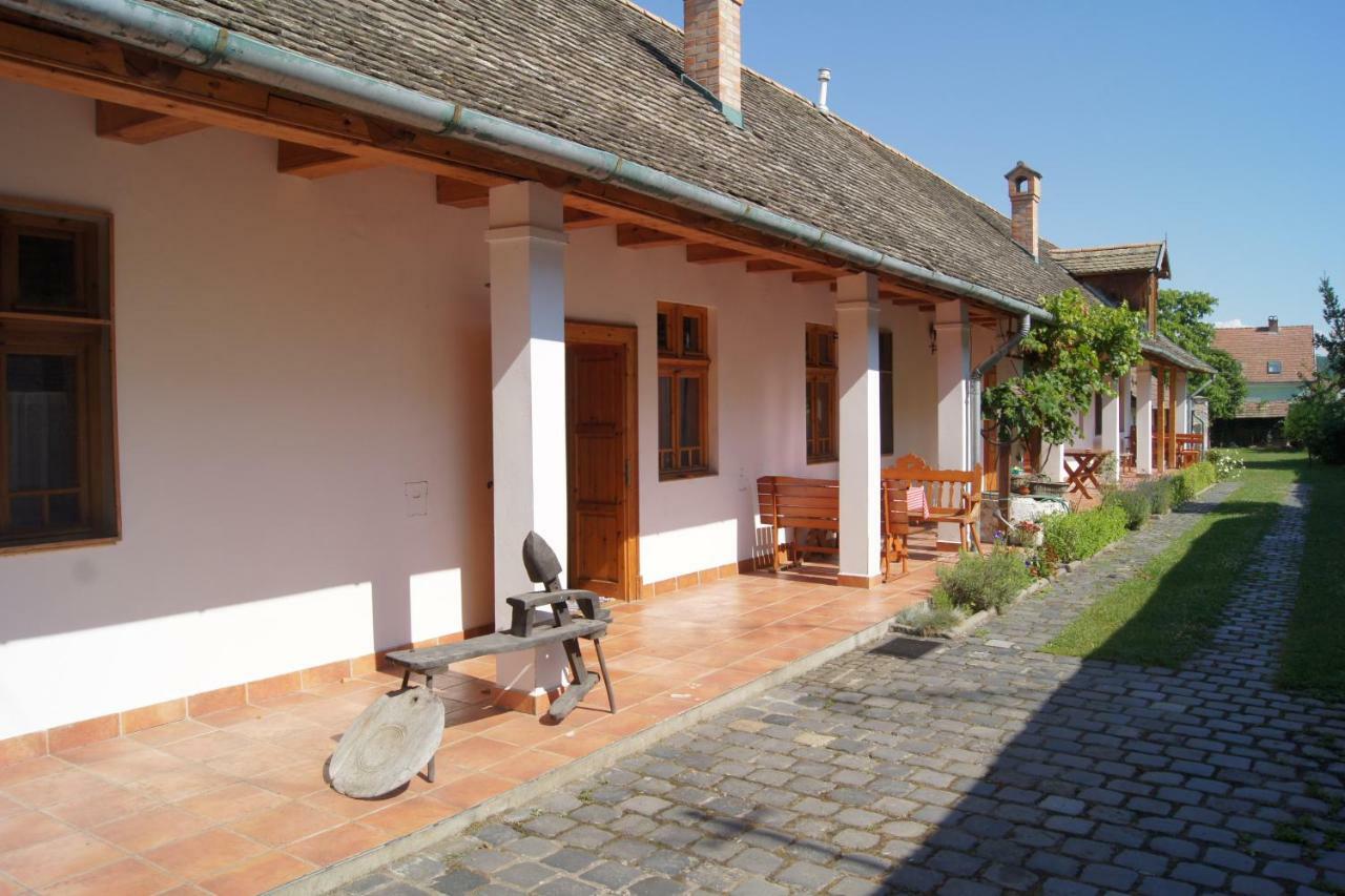 Rácz Fogadó Kisoroszi Exterior foto