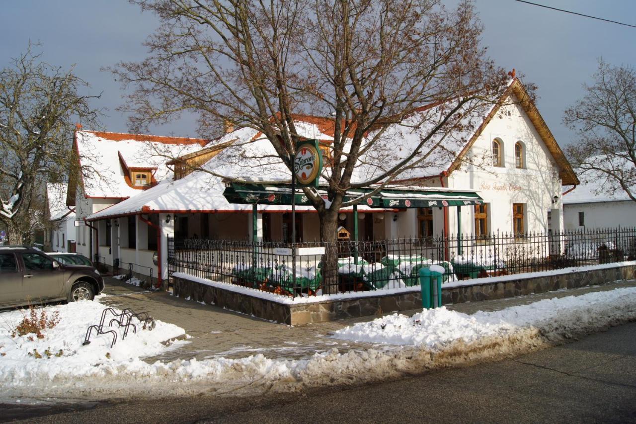 Rácz Fogadó Kisoroszi Exterior foto